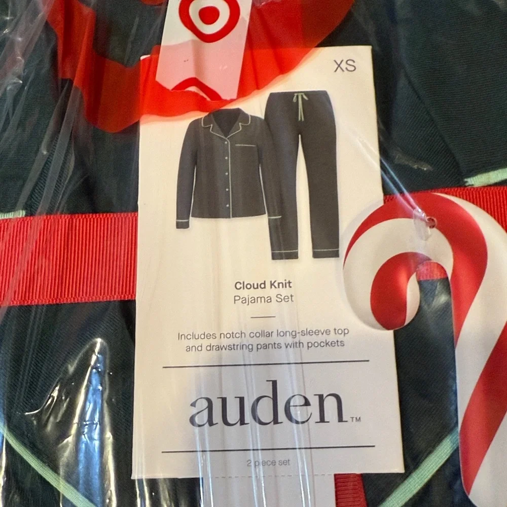 GREEN Audrey Pajama Set 2025 - Picture 2 of 6